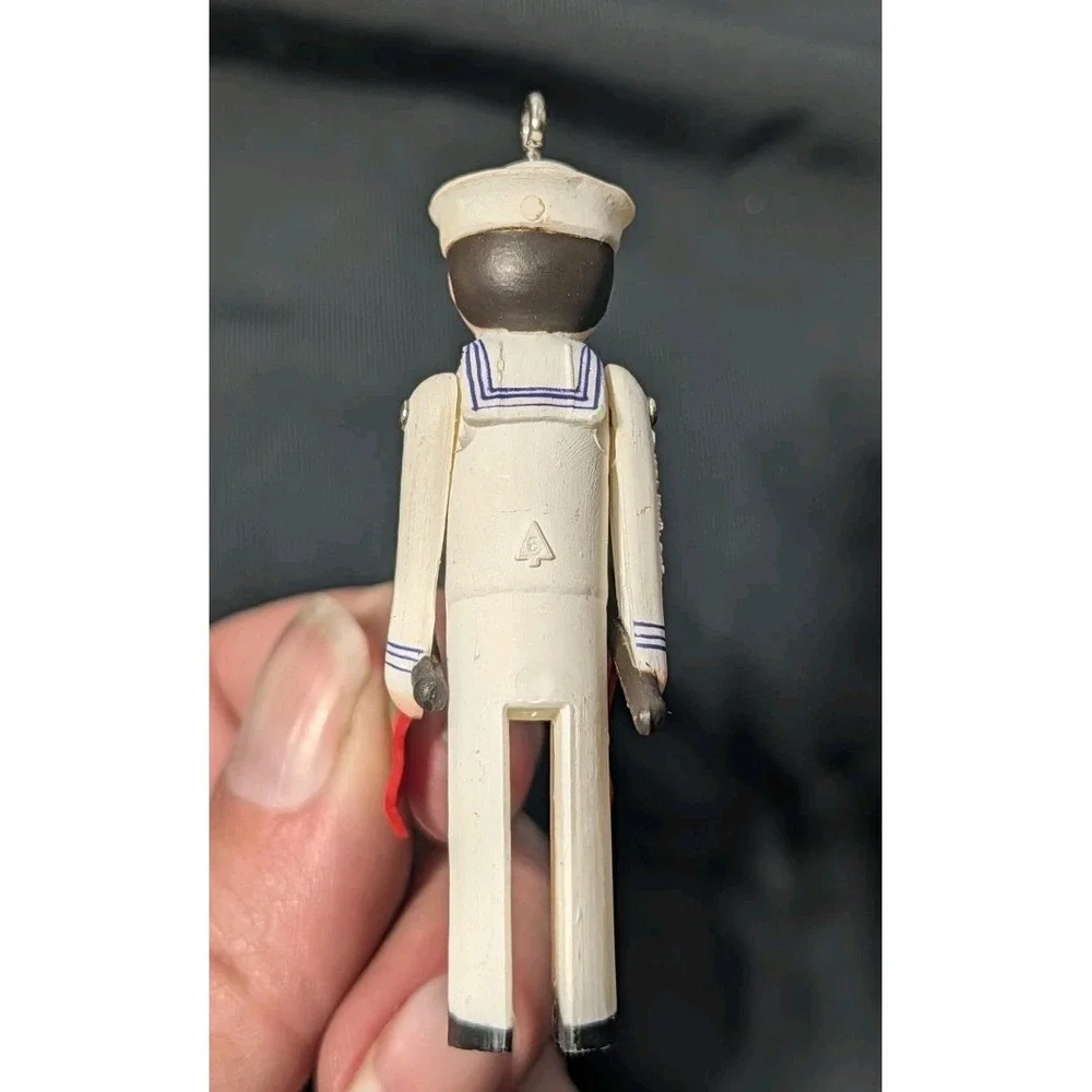 1987 Hallmark CLOTHESPIN SOLDIER Ornament‎ :: 6th and Final in Series